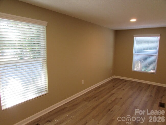 Building Photo - 182 Dry Dock Loop