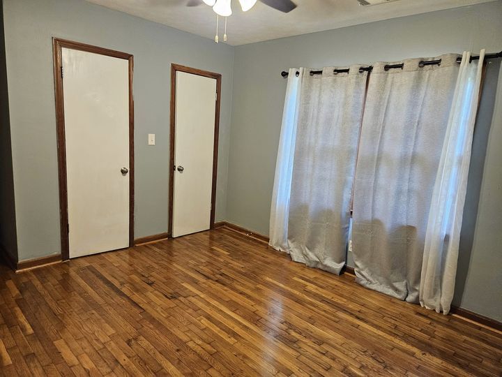 Large bedroom with huge closet - 4809 16th Ave