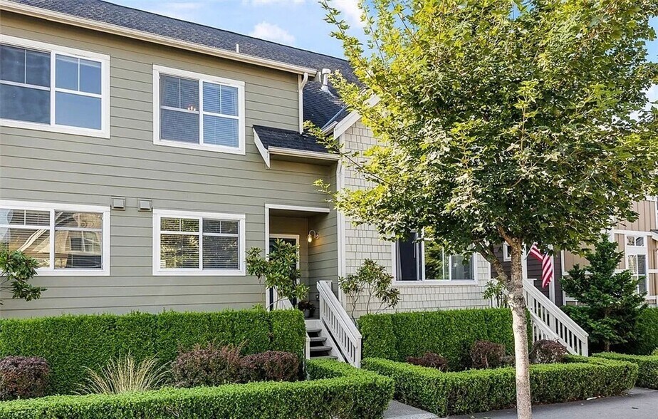 Primary Photo - Issaquah Highlands