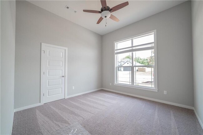 Building Photo - 481 N Yona Ln