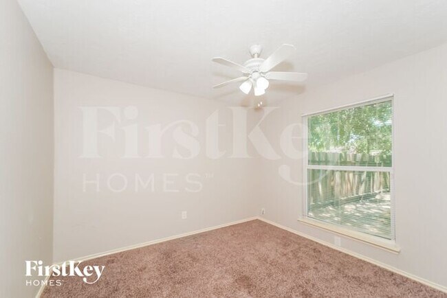 Building Photo - 6615 Navidad Rd