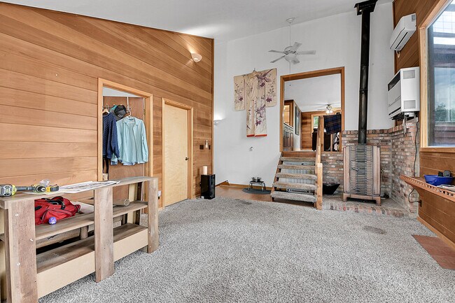 Building Photo - 204 Bristlecone Way
