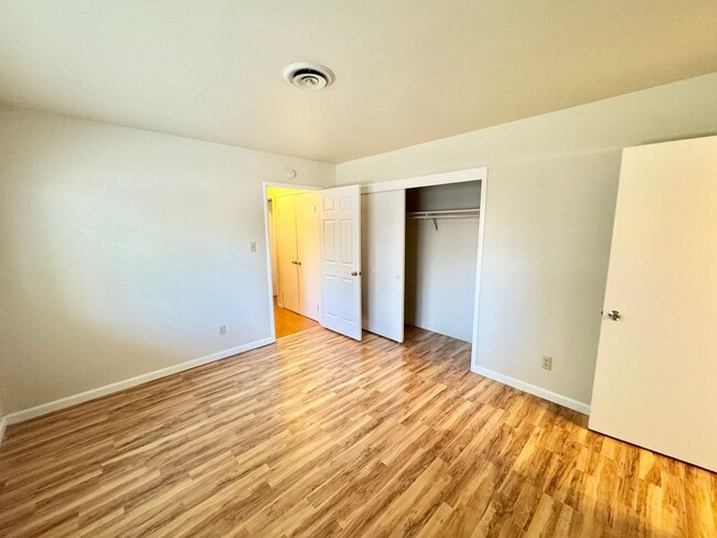 Building Photo - 604 Radcliffe Dr