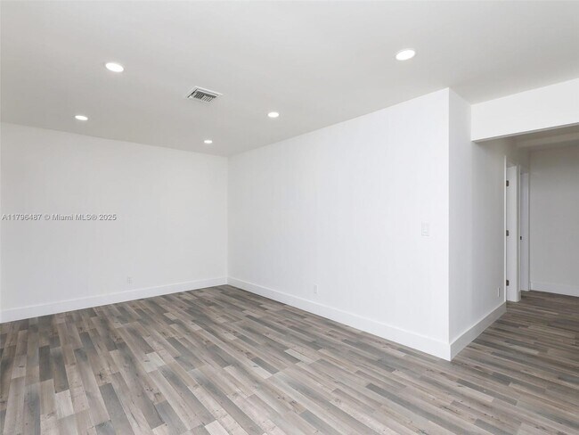 Building Photo - 1901 Coquina Way