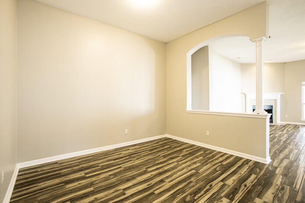 Building Photo - 906 Thoroughbred Dr