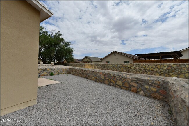 Building Photo - 808 HC Gilbert Minjares Dr