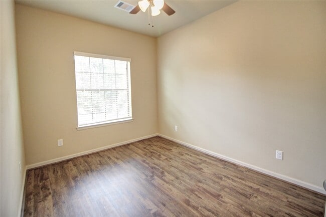 Building Photo - 26152 Avenue E