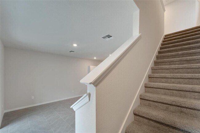 Building Photo - 17637 Crescent Moon Lp