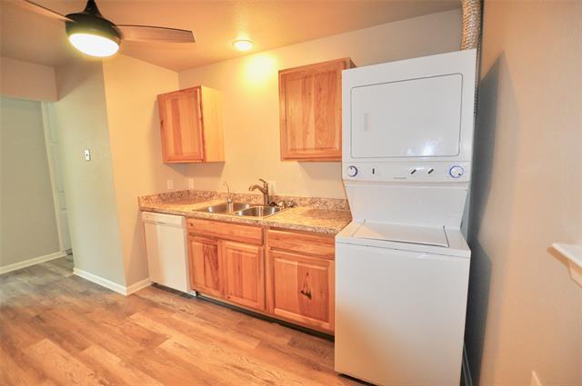 Building Photo - 1204 Bois D Arc St