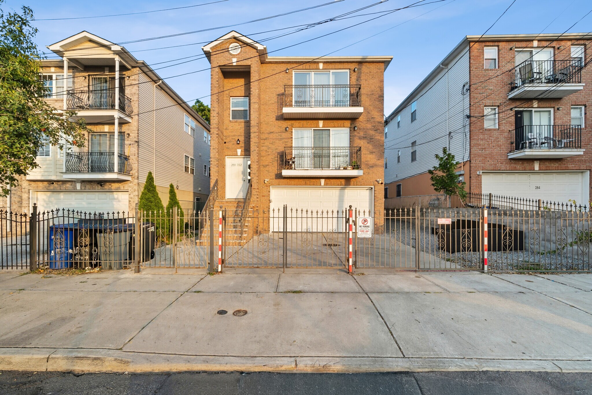 Building Photo - 270 S 20th St