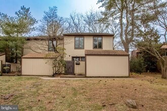 Building Photo - 17 Eden Roc