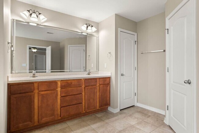 Building Photo - 5749 Tiger Woods Dr