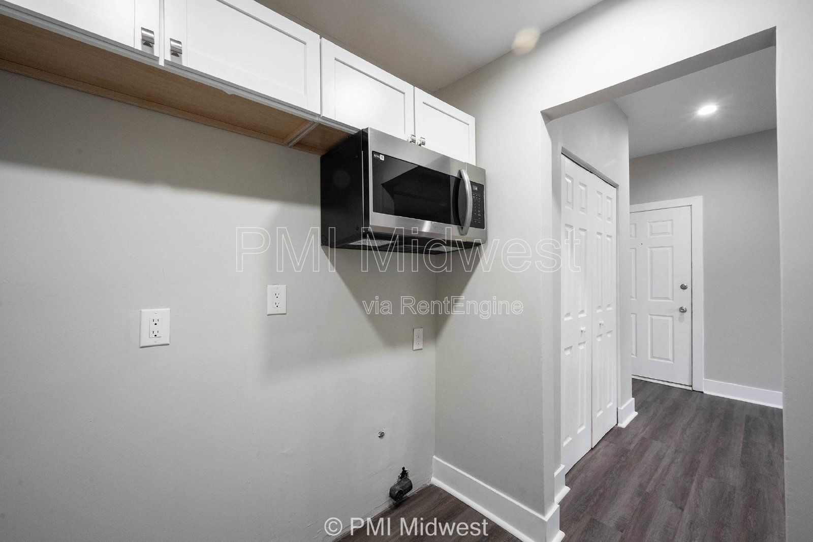 Building Photo - 2060 N Delaware St