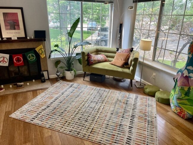 Building Photo - Charming 2 Bedroom Condo in Boulder's Powderhorn Community
