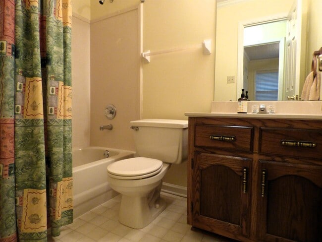 Building Photo - 2244 Lake Hill Ct