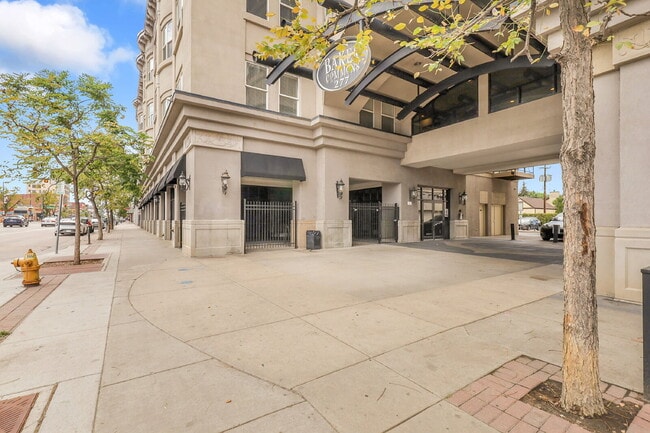 Primary Photo - $1,880 - 1 Bed, 1 Bath Condo in Denver in ...