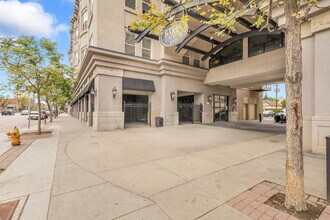 Building Photo - $1,880 - 1 Bed, 1 Bath Condo in Denver in ...