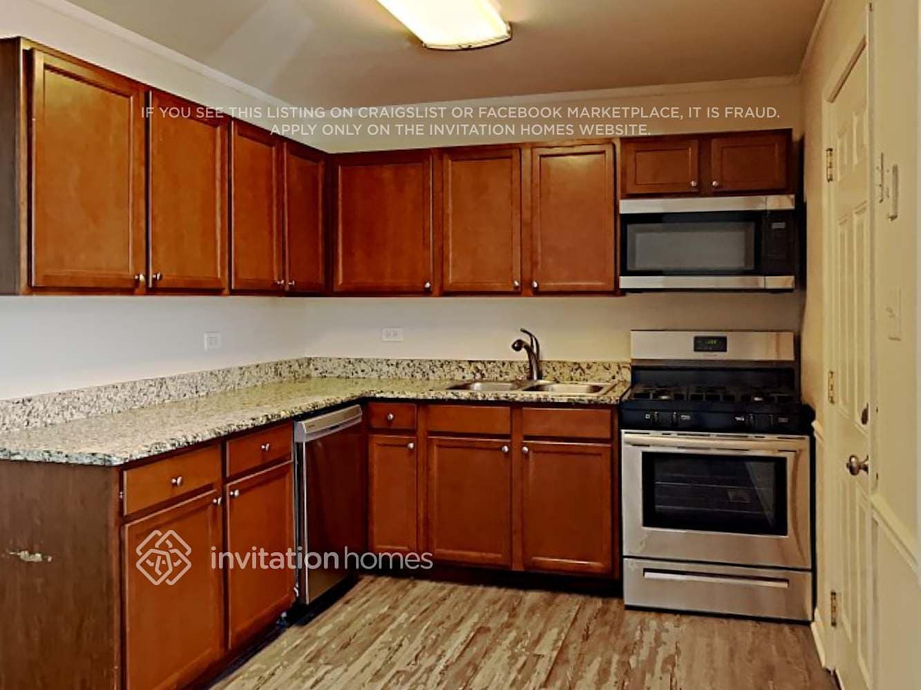 Building Photo - 108 S Spruce Ln