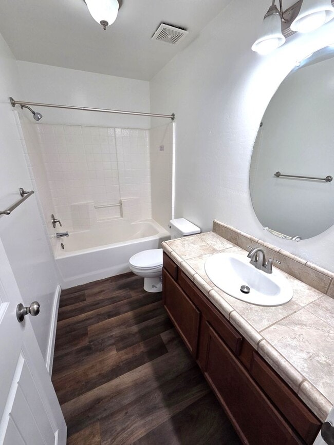 Building Photo - Beautiful 3 Bedroom 2.5 Townhouse by Summit Charter Academy