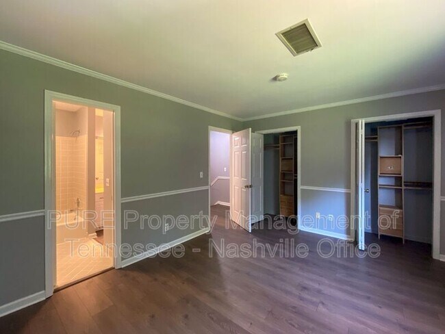 Building Photo - 517 Brentwood Pointe