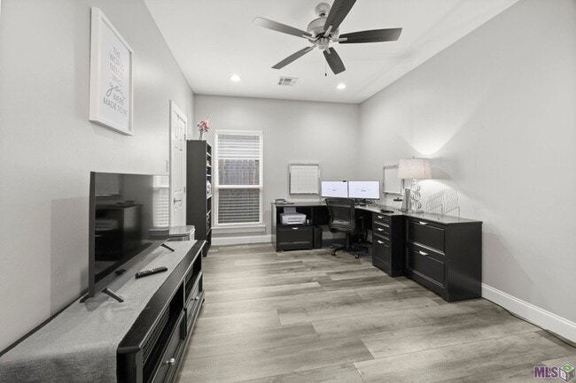 Building Photo - 820 S Audubon Pl Ave