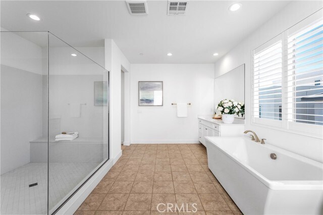 Building Photo - 105 Shear