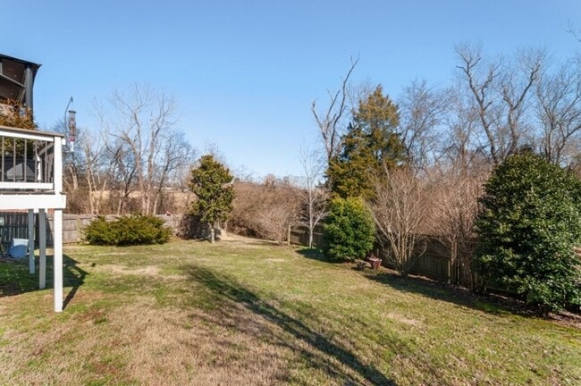 Building Photo - Sought after Williamson County Home 3/2 wi...