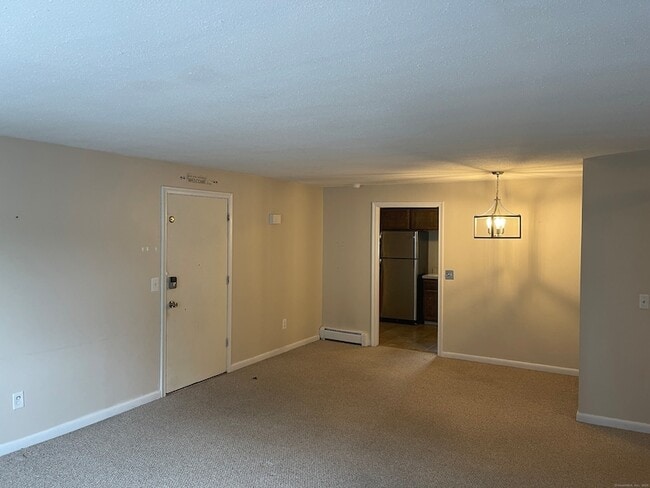 Building Photo - 309 High Path Rd