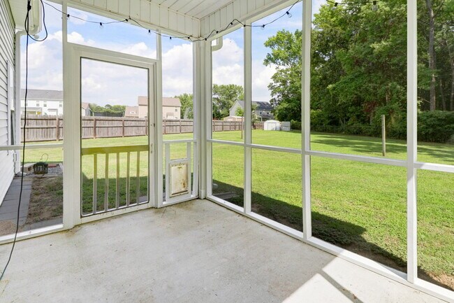Building Photo - 111 E Berkshire Ct