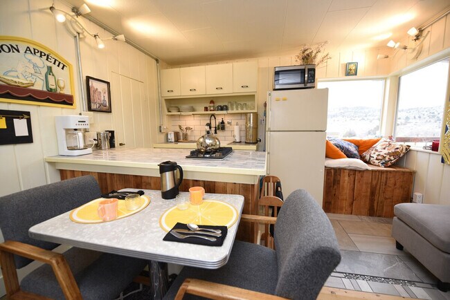 Building Photo - 759 MT-2