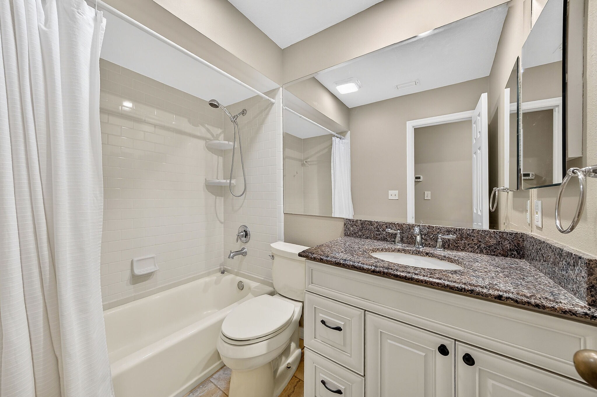 Building Photo - 1886 Demetree Dr