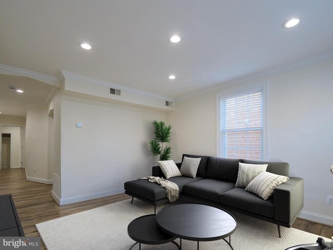 Building Photo - 2828 Buena Vista Terrace SE