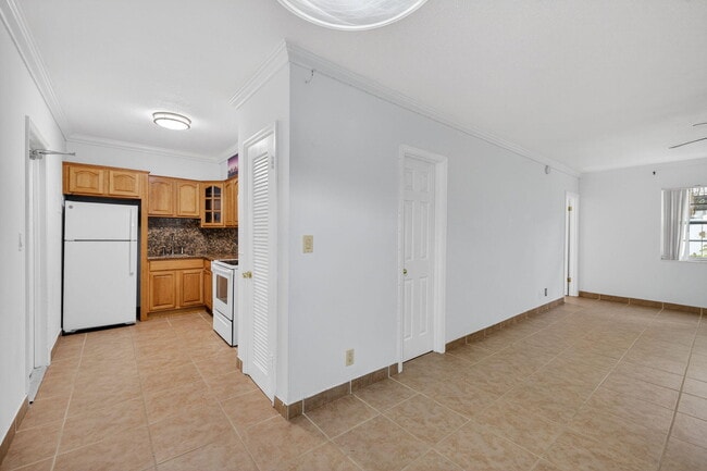 Building Photo - 2424 SE 17th St