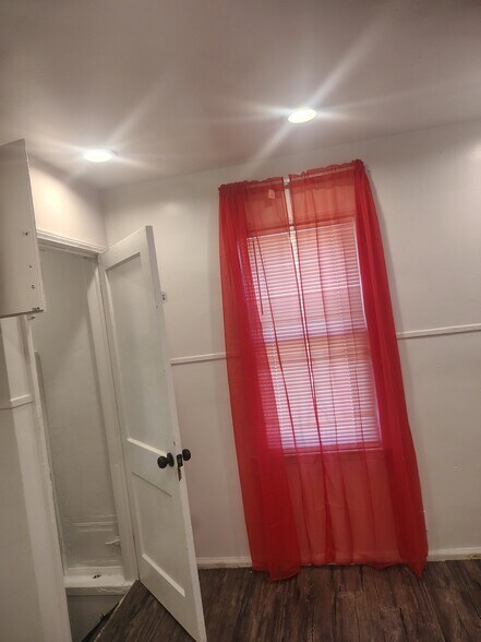 Building Photo - 19324 Avon Ave