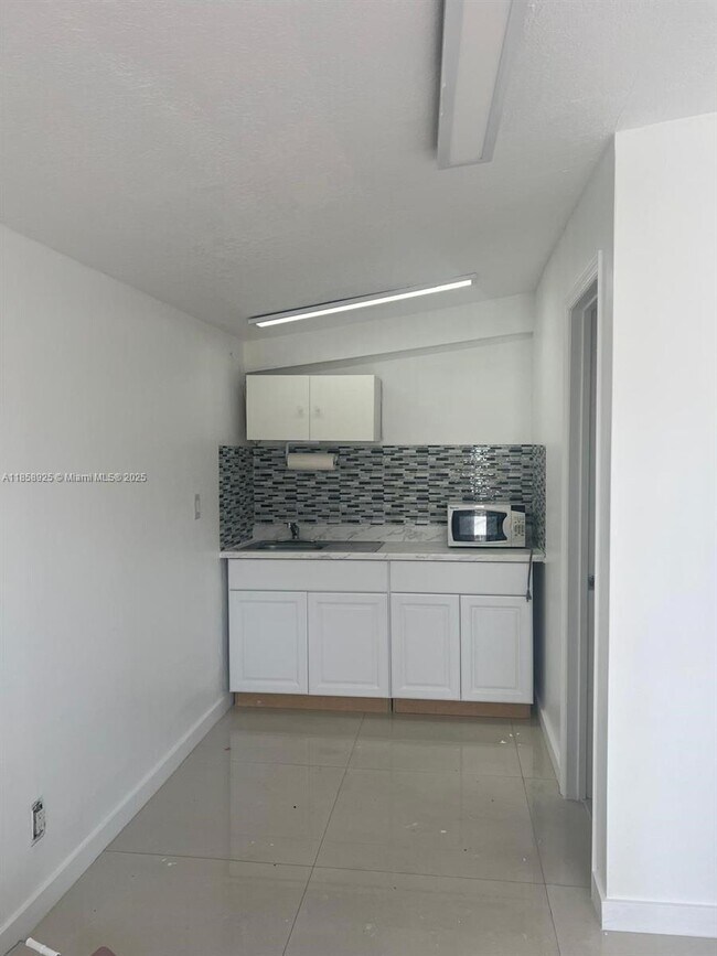 Building Photo - 4284 SW 97th Ave