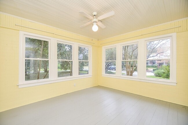 Building Photo - 4528 Magnolia St