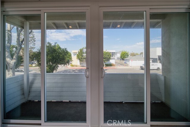 Building Photo - 926 Manhattan Beach Blvd