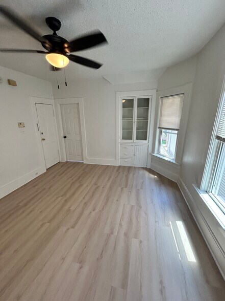 Building Photo - 507 N 20th St