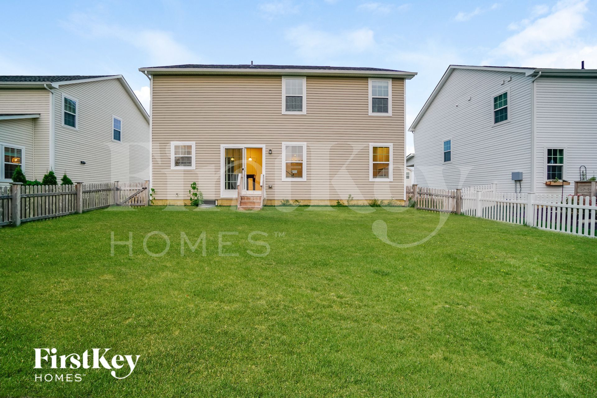 Building Photo - 717 Wallace Dr