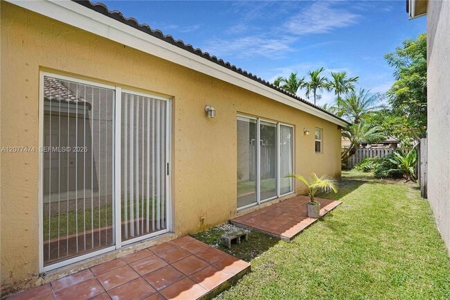 Building Photo - 13950 SW 155th Ct