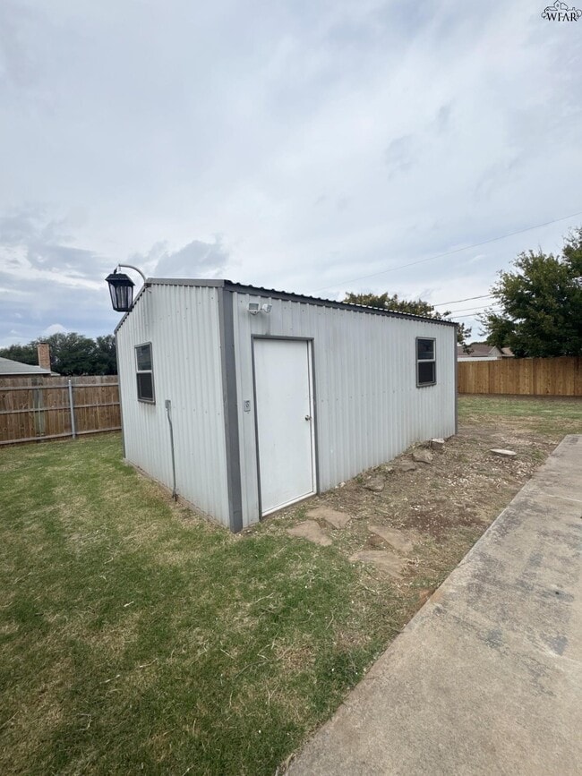 Building Photo - 4318 Hillsboro