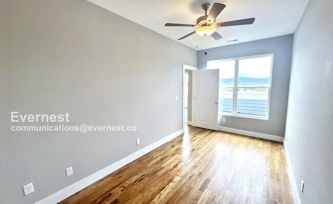 Building Photo - 1063 Montague Pl