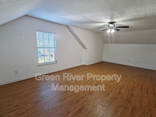 Building Photo - 1505 Majestic View Ln