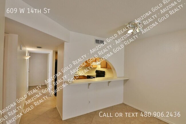 Building Photo - Tempe Los Prados