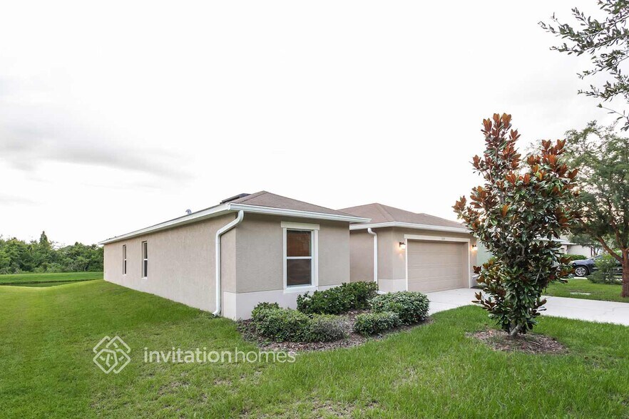 Building Photo - 11135 Running Pine Dr