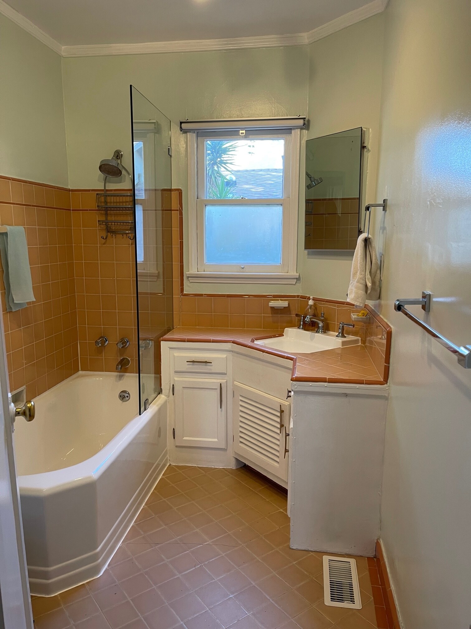 Building Photo - 2932 St George St