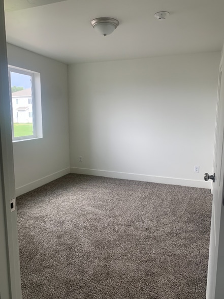 Building Photo - 238 Ella Ln