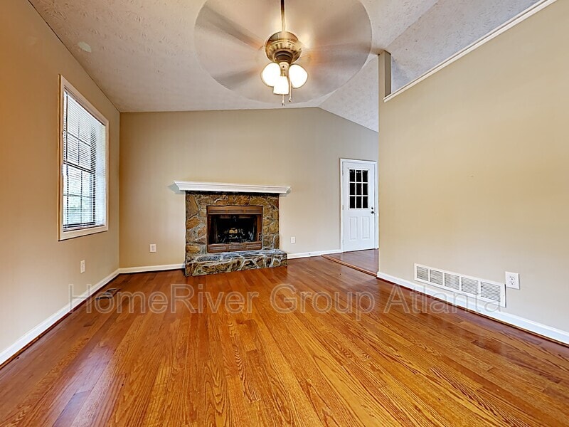 Building Photo - 302 Kings Hill Ct