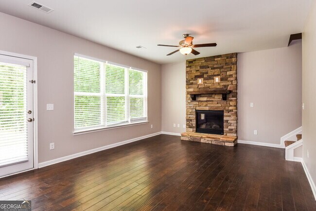 Building Photo - 4025 Tarnwood Pl