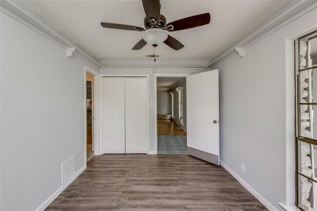 Building Photo - 18641 Camino Real